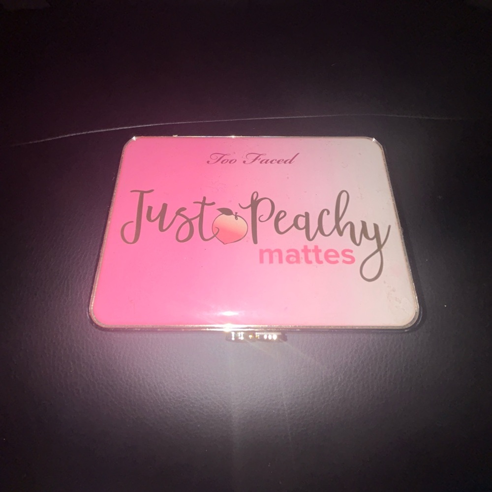 Too Faced Just Peachy Mattes Pink and White Case